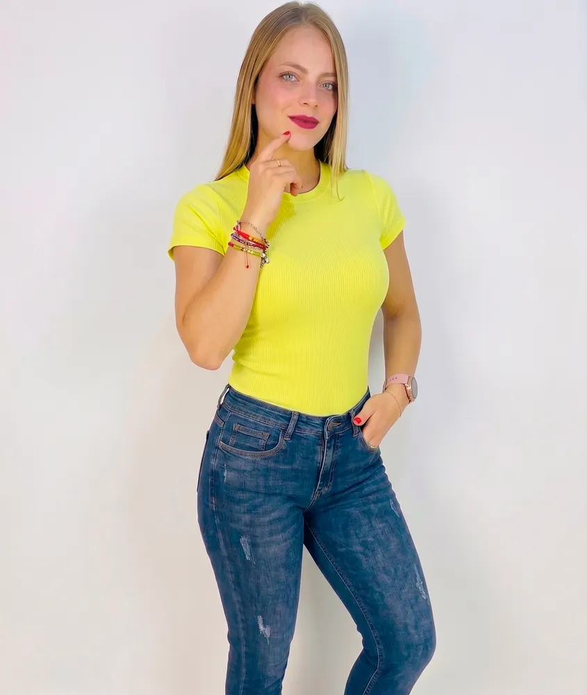Body Andreina Amarillo 1