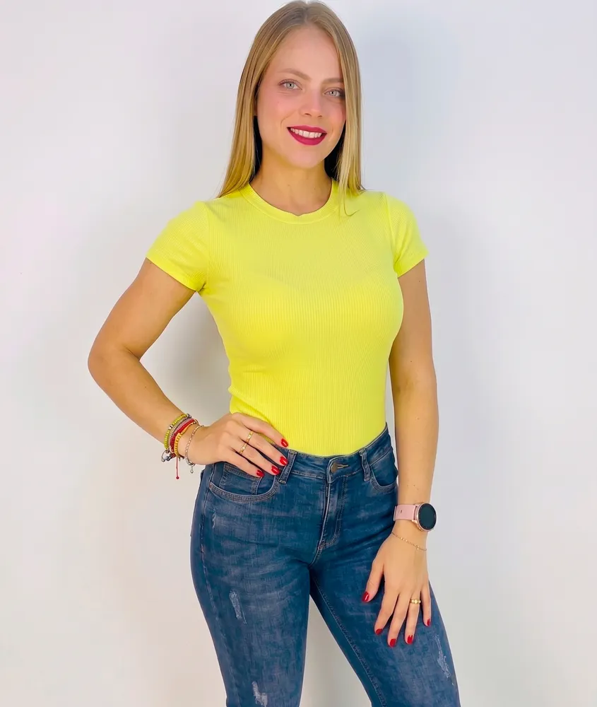 Body Andreina Amarillo 2