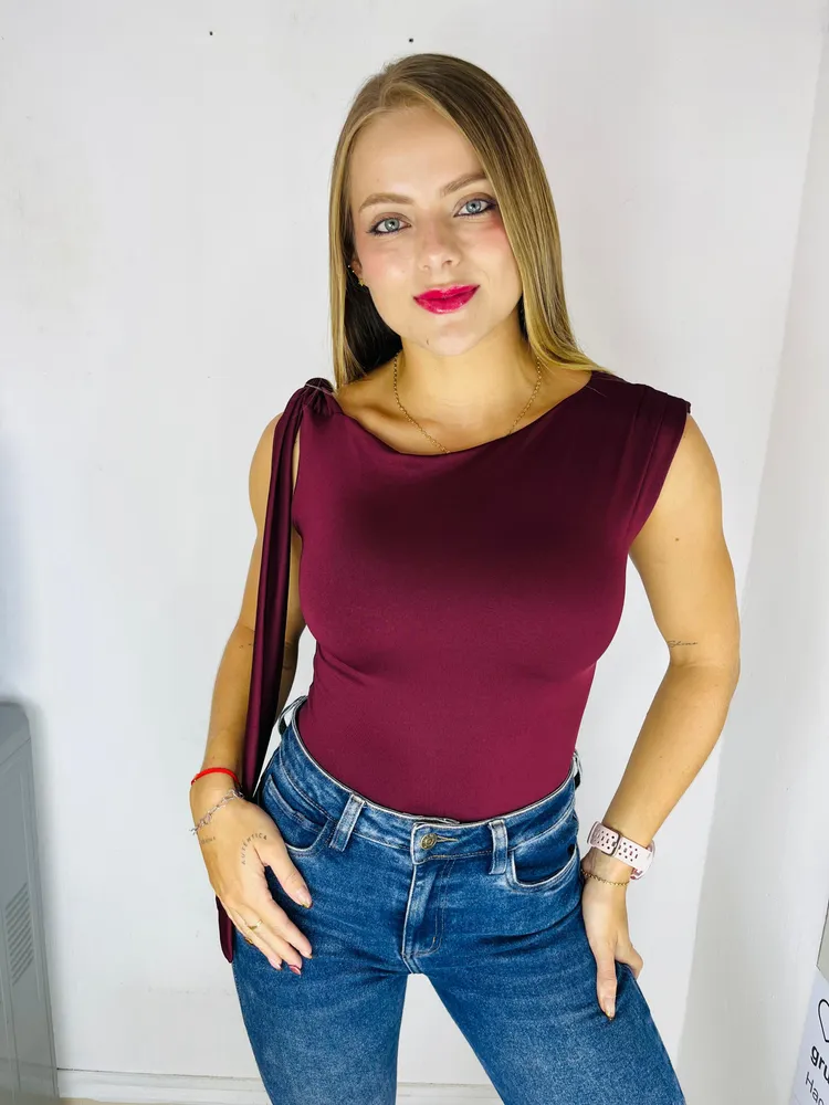 Body Brianna Vinotinto